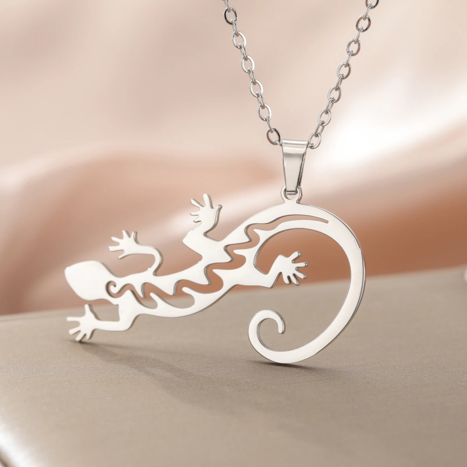 Unift Hollow Petite Lizard Gecko Necklace for Women Men Stainless Steel Neck Chain Fashion Lucky Animal Pendant Jewelry Gift
