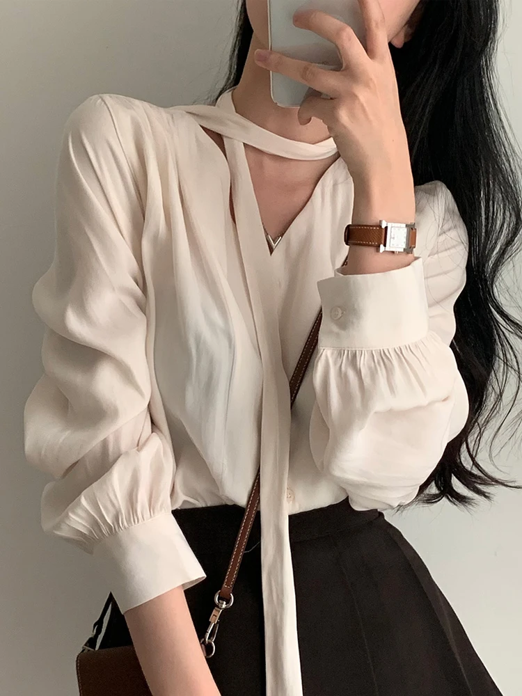 Chic V-neck Long Sleeve Shirt Women\'s Single Button Bow Tie Bubble Sleeve Design Black Top Korean Style Commute Pure Color