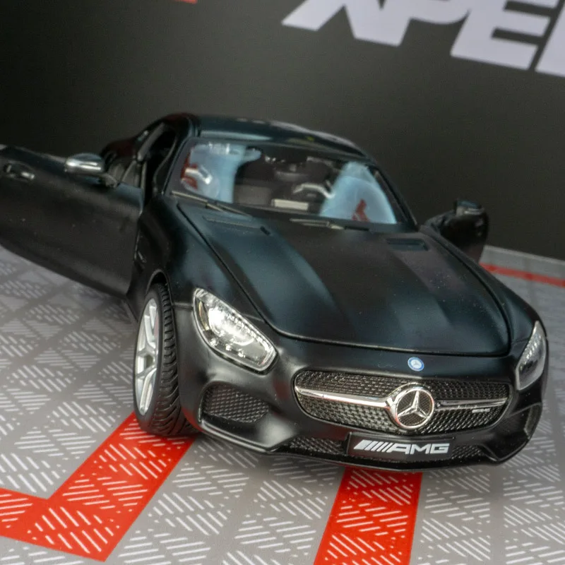 

Maisto 1:24 Mercedes Benz GT Alloy Car Model Static Coupe Toy Car Boy Birthday Gift Collection with rich details