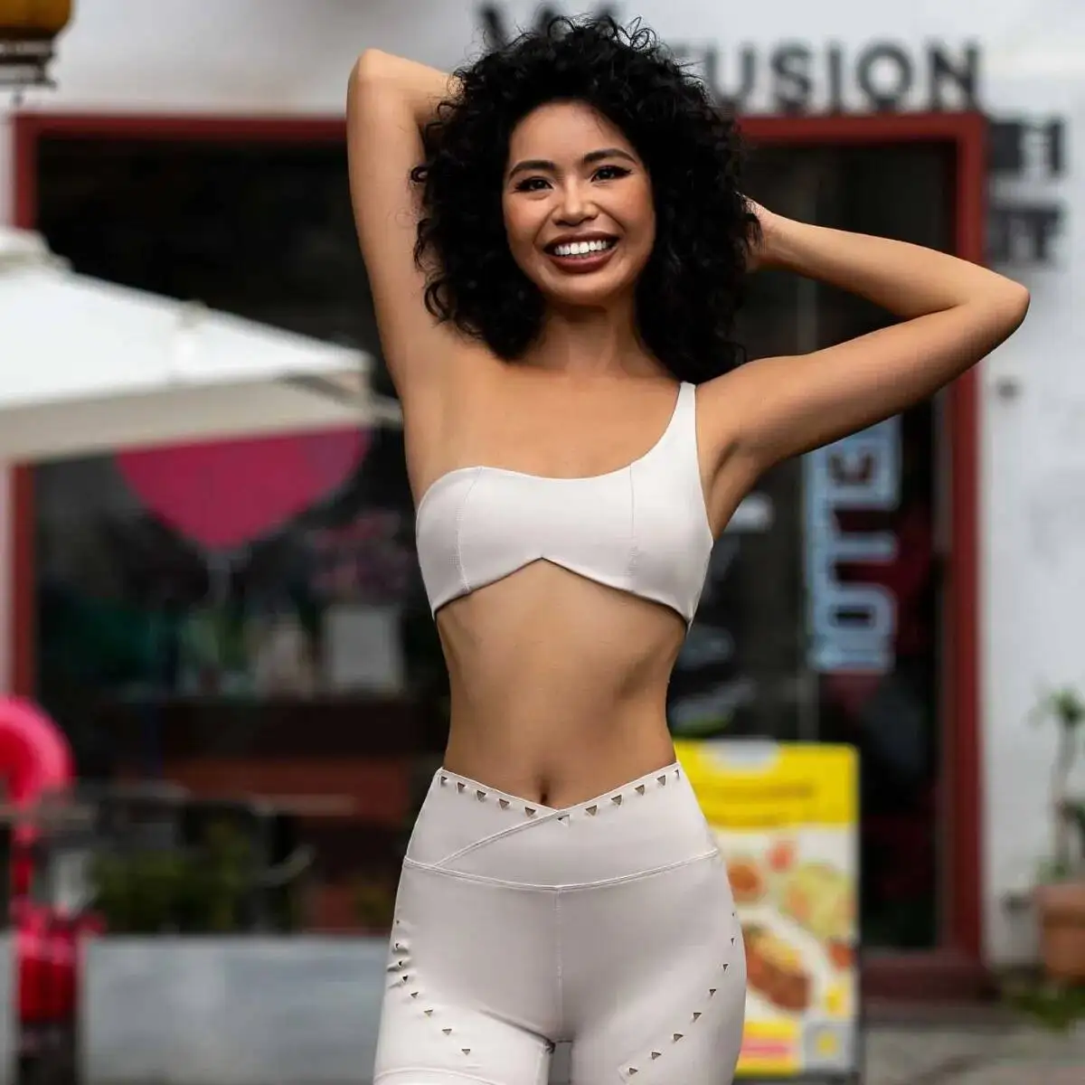 

Персонализированные сексуальные подтяжки с наклонными плечами, красивый бюстгальтер сзади для бега, полые дышащие брюки с высокой талией