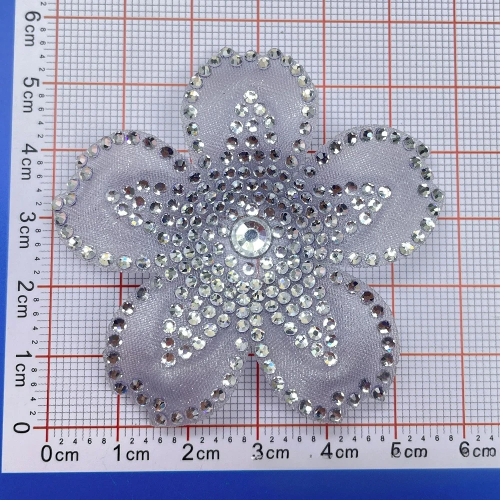 Sparkling Rhinestone Flower Brooch Pins for Women Jewelry Accessory Elegant Applique Fabrics Fashion Decorative Lapel Pins