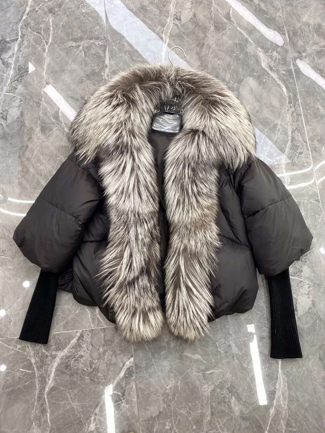 

2023 Natural Real Fox Raccoon Fur Collar Winter Jacket Women Thick Warm Duck Down Coat Knitted Sleeve Outwear Streetwear