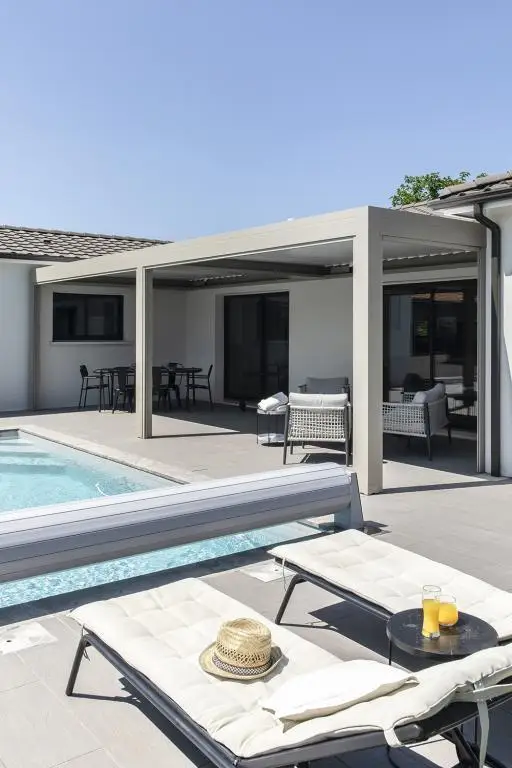 

Customize Size Large Modern Aluminium Outdoor Sun Shelter 4x4 4x6 Pavilion Ready-Made Louvered Pergolas with Powder Coated Frame