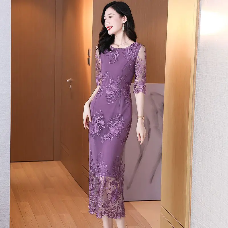 Summer New Lace Embroidery Dress Women's Slim Fit Waist Show Thin Temperament Over Knee Thin Mid length Skirt