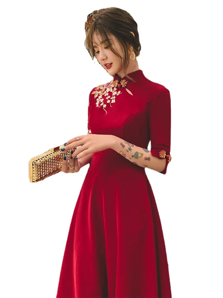 1pcs/lot Chinese Lady Cheongsam Embroidery Floral Mandarin Collar Qipao Vintage Button Half Sleeve A-Line Wedding Dress