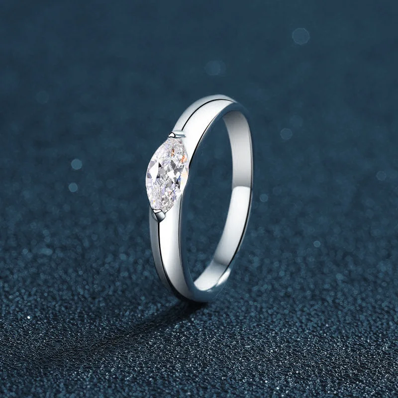 S925 pure silver ring for women, with a luxurious and high-end feel, set with horse eyes and Mosang simulation diamond ring