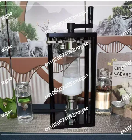 

Новая коммерческая машина для однократной упаковки напитков может ручным способом запечатывать и упаковывать ПЭТ-банки с молочным чаем.