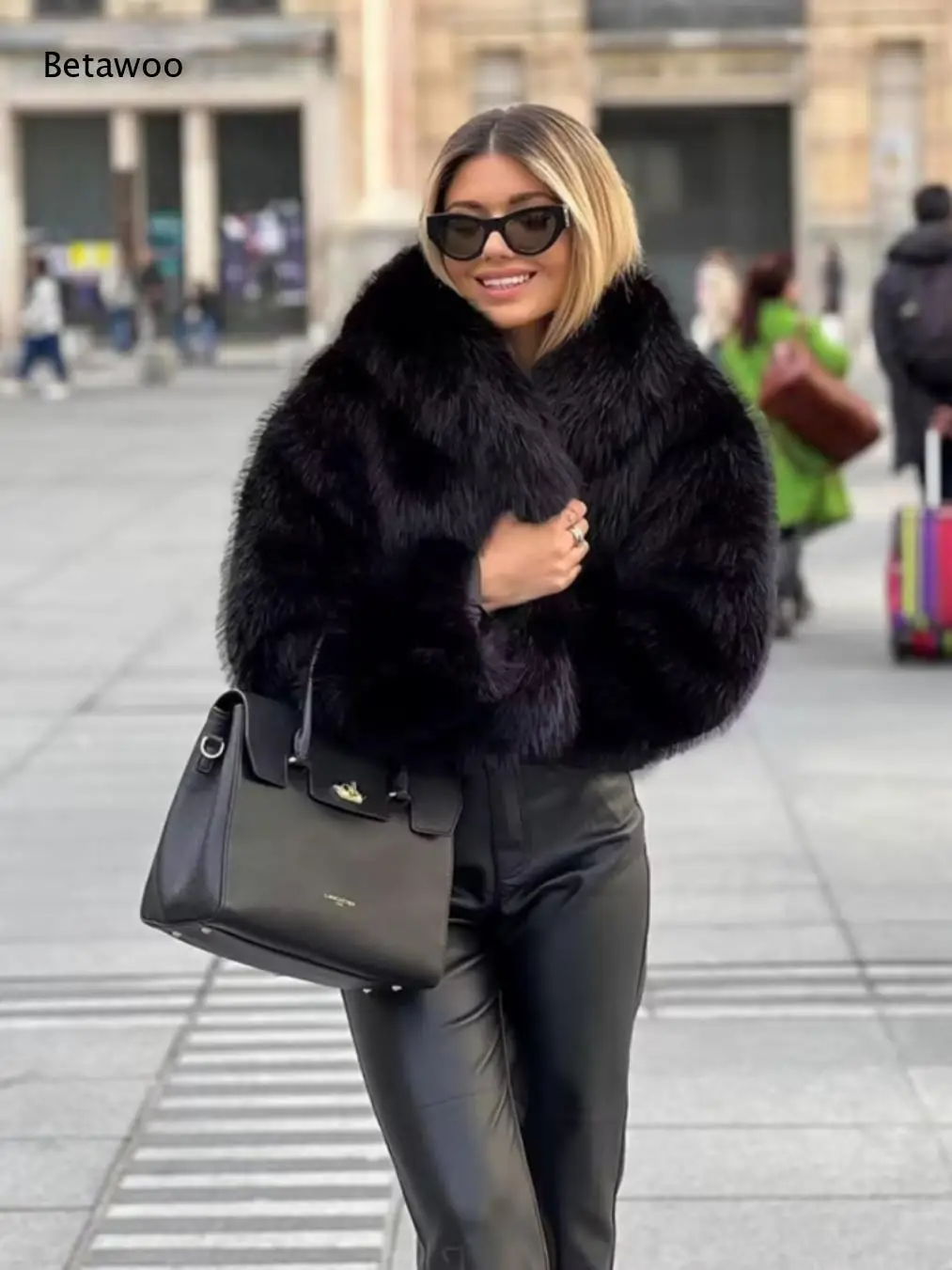 Wide Lapel Long Sleeve Faux Fur Coat Short Cropped Warm Winter Outerwear for Women's Party Casual Wear