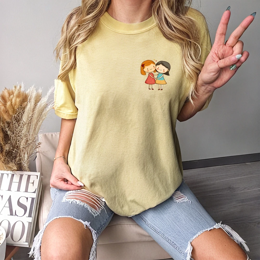 

Cute Two Little Girls Friendship Print T-Shirt - Adorable Stick Figure Design, Soft 100% Cotton ，Sweet BFF Art
