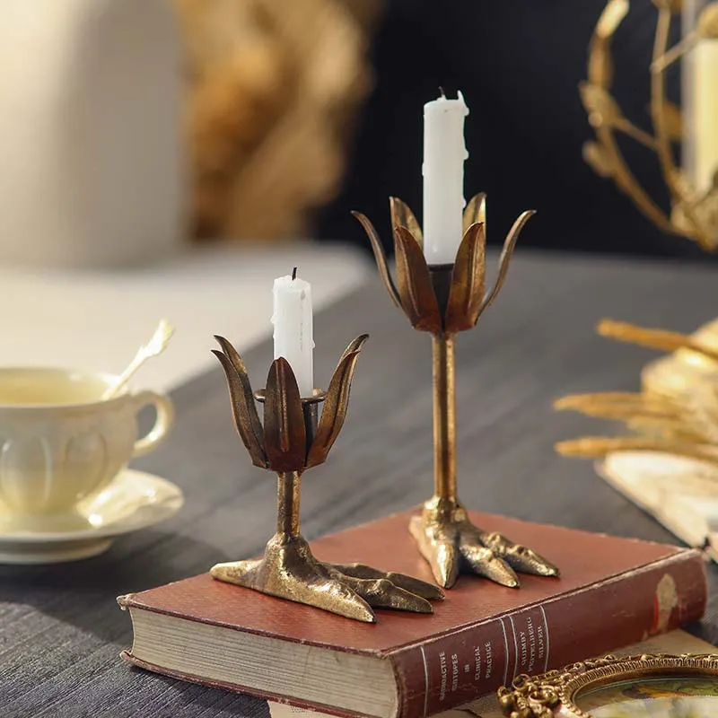 Europäische klassische Kerzenhalter im Distressed-Stil, Metallhandwerk, Tulpen, Staubblätter, Kerzenhalter-Ornamente, personalisierte kreative Dekorationen