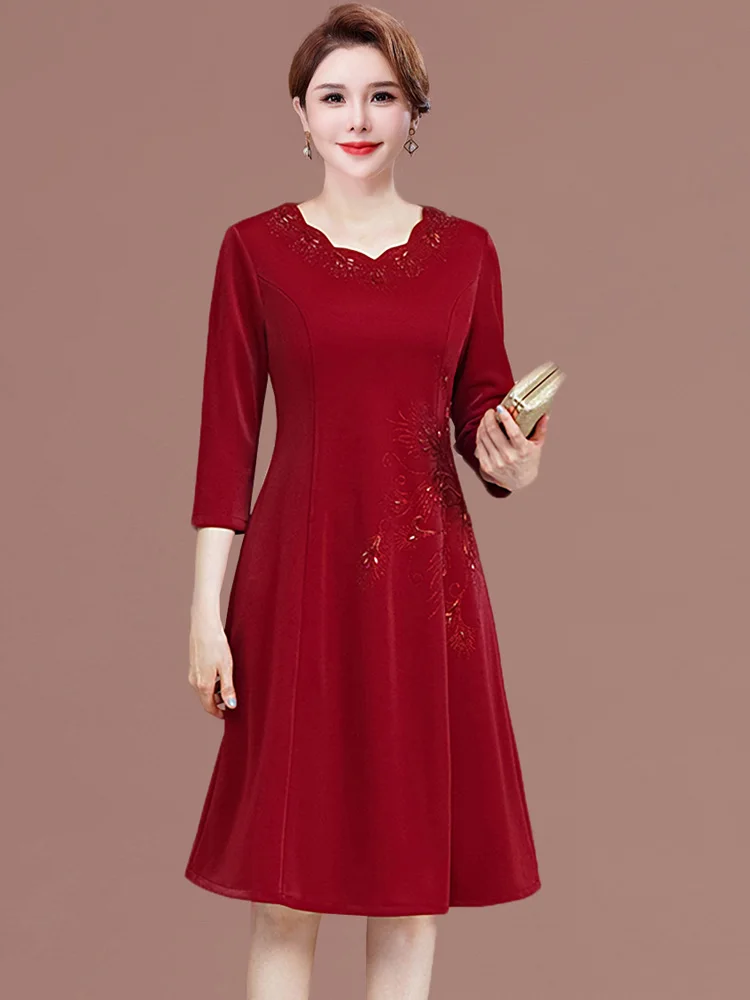 

Элегантное вечернее платье для молодых мам: модный свадебный наряд весна-лето для матерей невест