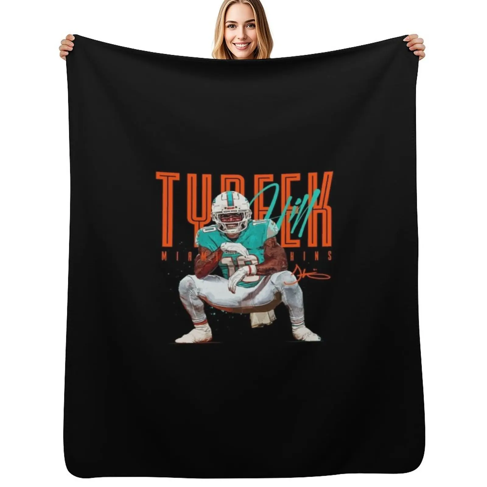 

Tyreek Hill T-Shirt Throw Blanket blankets ands Shaggy funny gift Picnic Blankets