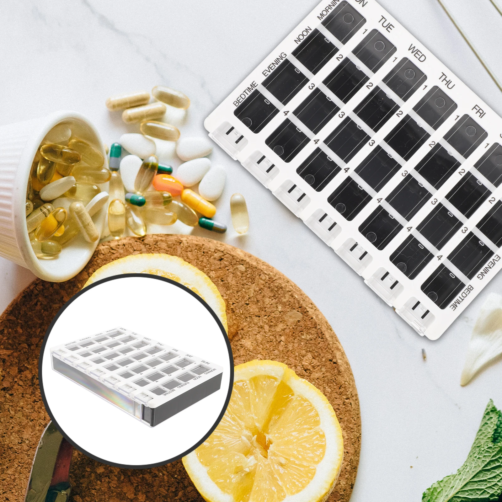 1pc Plastic Pill Storage box 28 Grids Pill Storage Box Pills Vitamins Organizer Weekly Medicine Storage Case