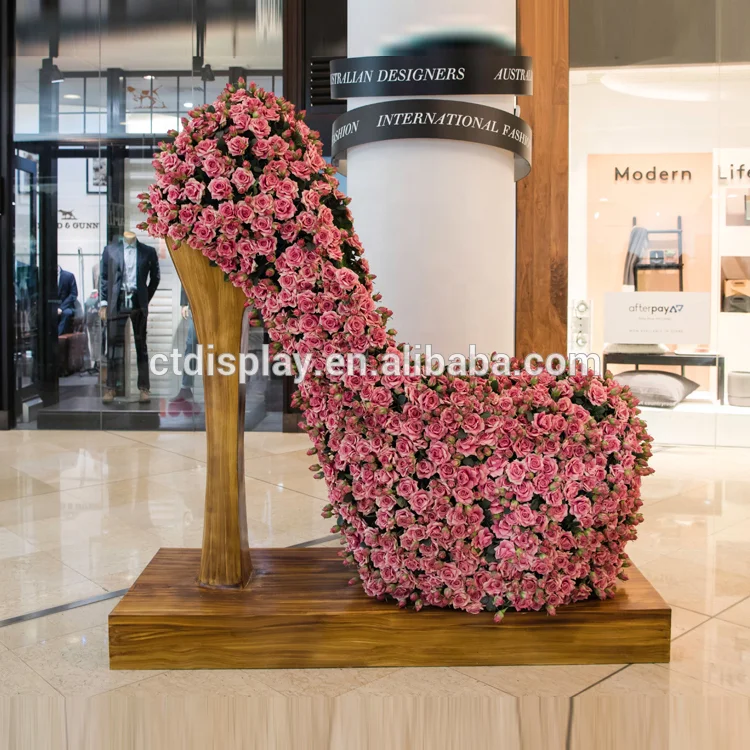 حذاء بكعب عالٍ مضيء عملاق خارجي لتزيين الشارع التجاري لمركز التسوق