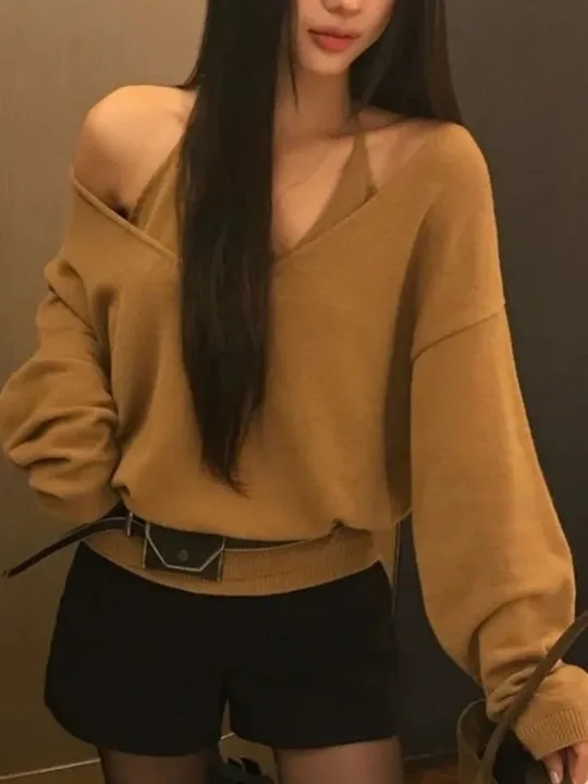 Chic V-Neck Loose Knitted Sweater Women's Pure Desire Top Strap Attractive Two-Piece Set Lazy Style Fashionable Autumn Wear