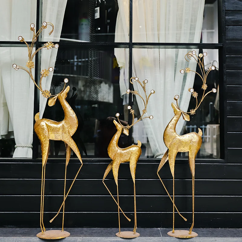 

American retro light luxury deer Internet celebrity floor decoration clothing store window living room TV next to the entrance