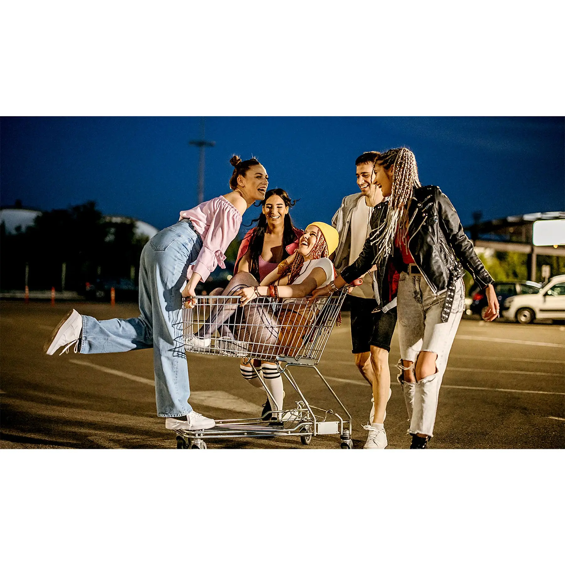 Samsung Galaxy A17 5G 128GB - 6.7" Super AMOLED Display, 50MP OIS Triple Camera, 5000mAh Battery with 25W Fast Charging, IP54 Protection, Android 15, Dual SIM Smartphone, NFC, CE Certified, European Version