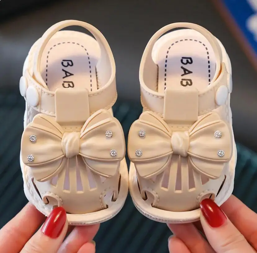 2023 Solid color bowknot children's summer shoes Cute beach anti slip sandals Suitable for baby girls Soft baby fashion sandals