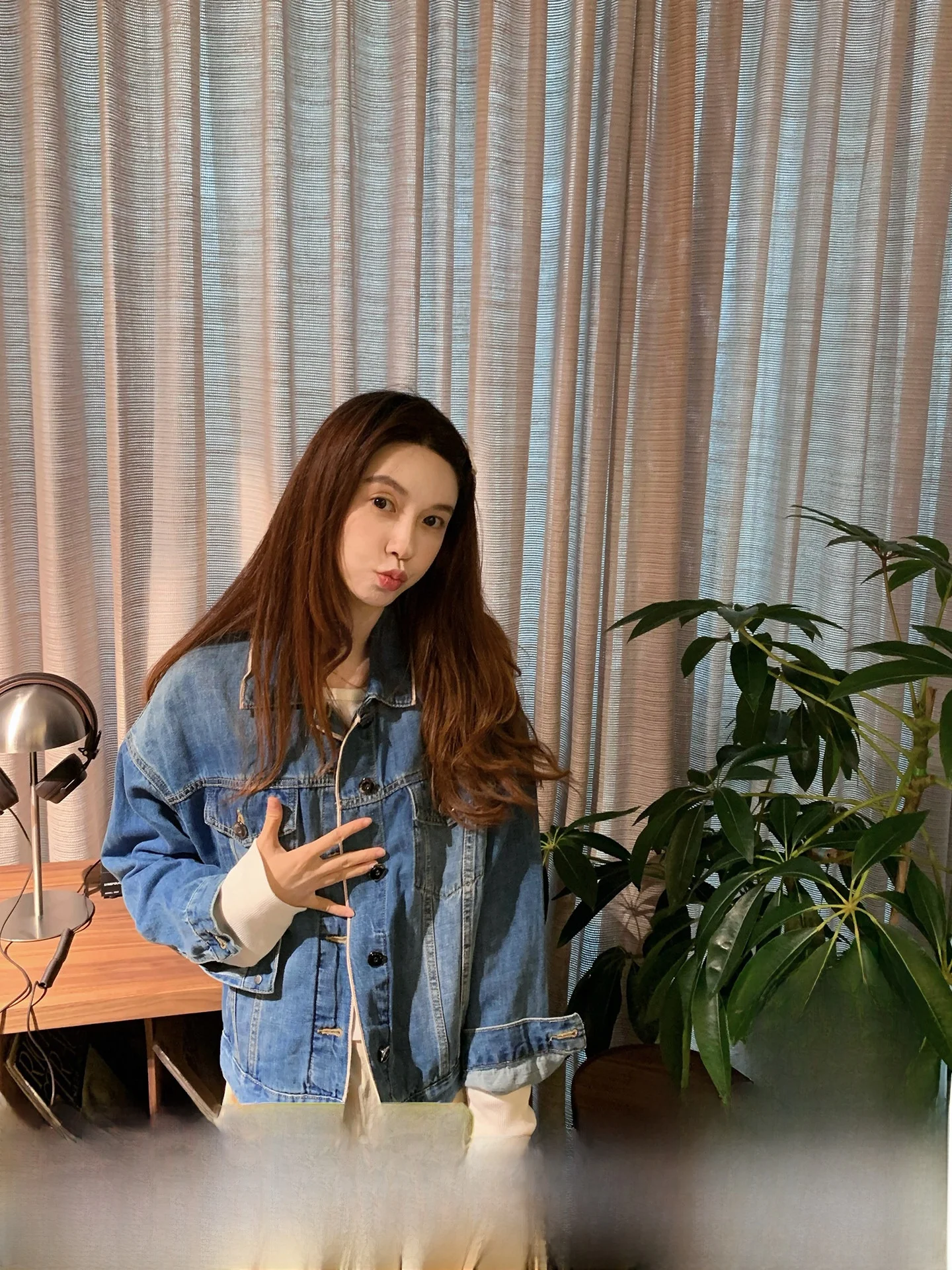 

Ретро-куртка из выстиранного хлопка и льна с красными краями и карманами из начесанного хлопка, свободного кроя, женская повседневная модная куртка