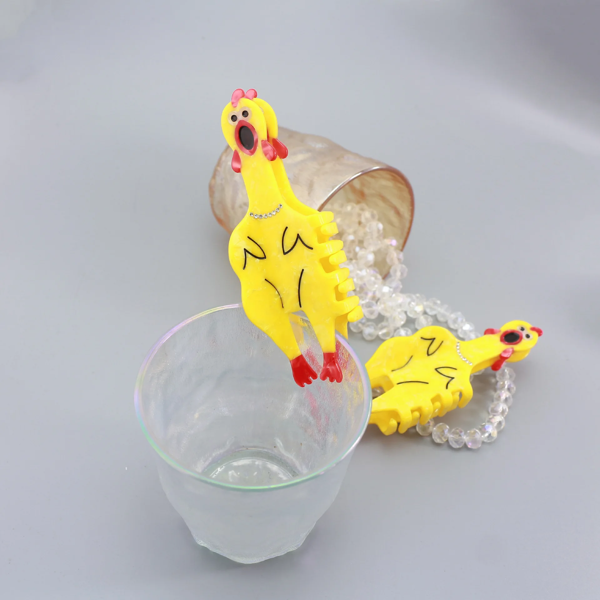Screaming Chicken Hairclip, Acrylic Hair Claws with Strong Grip Function, Funny Cartoon Hair Accessory