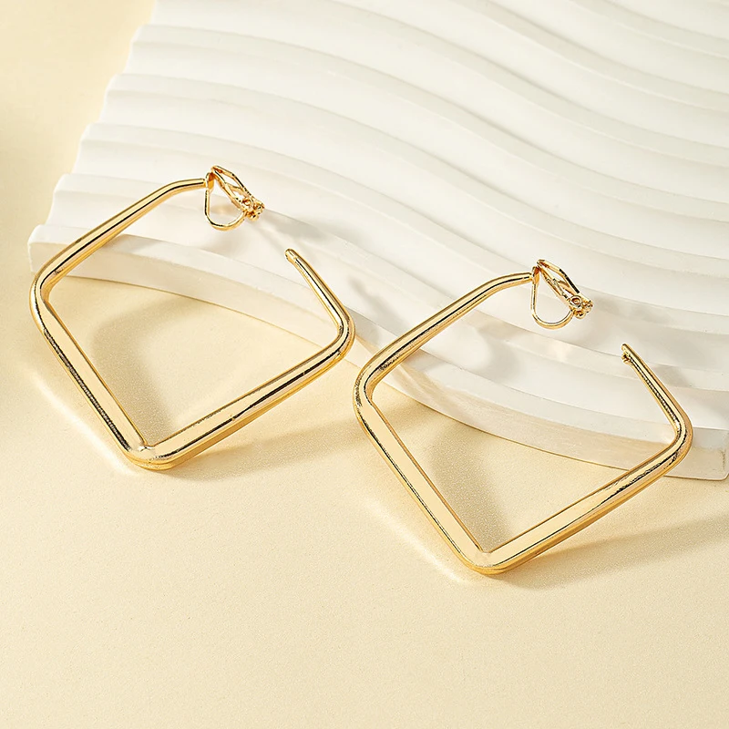 Modische Goldfarbene Große Quadratische Creolen für Damen, Übertriebene Metallische Geometrische Unregelmäßige Kreis-Ohrclips ohne Piercing, Schmuck – Detail 2