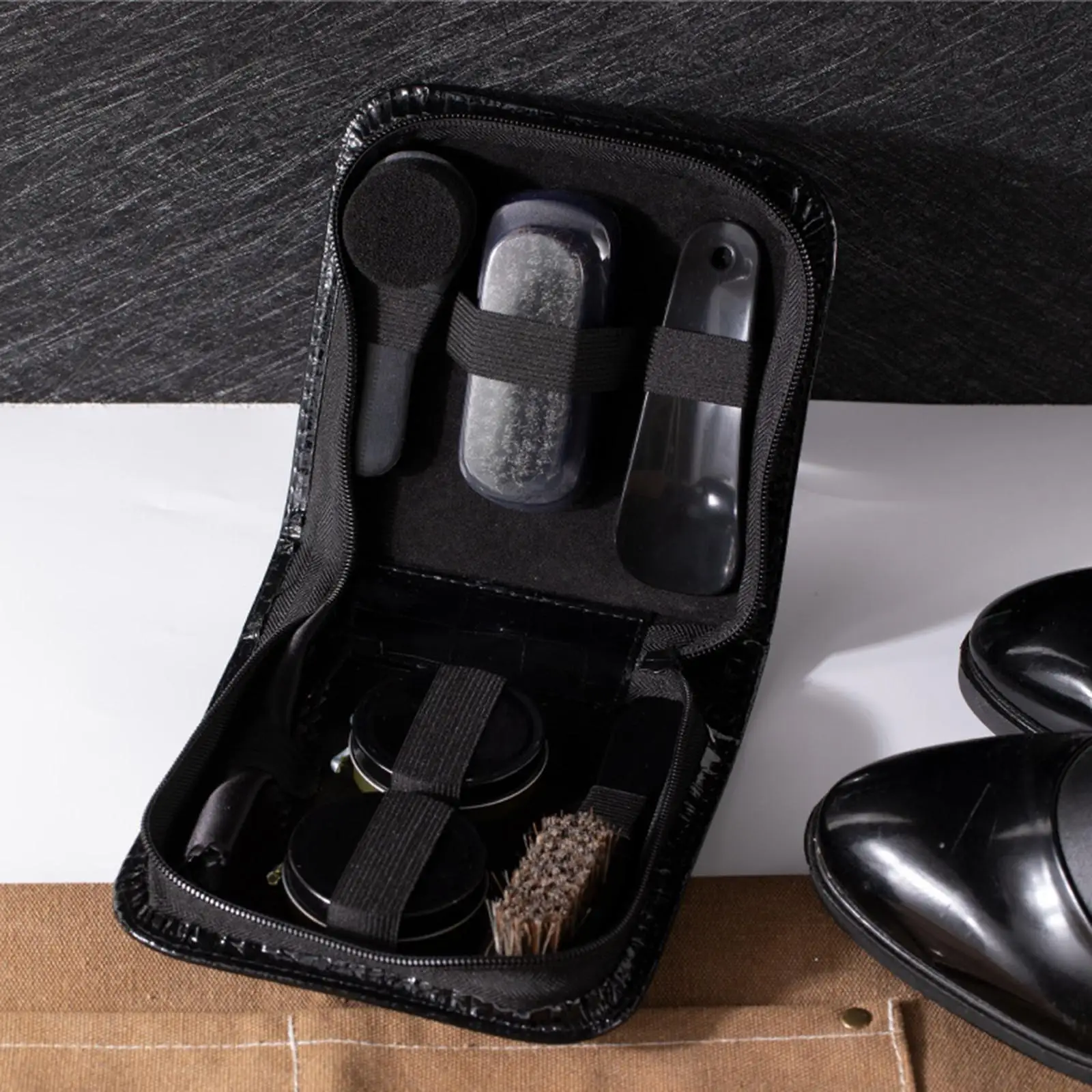 

Multifunctional Shoe Care Cleaning Kit with Polish Brush Storage Case for PU Leather Shoes Boots Maintenance