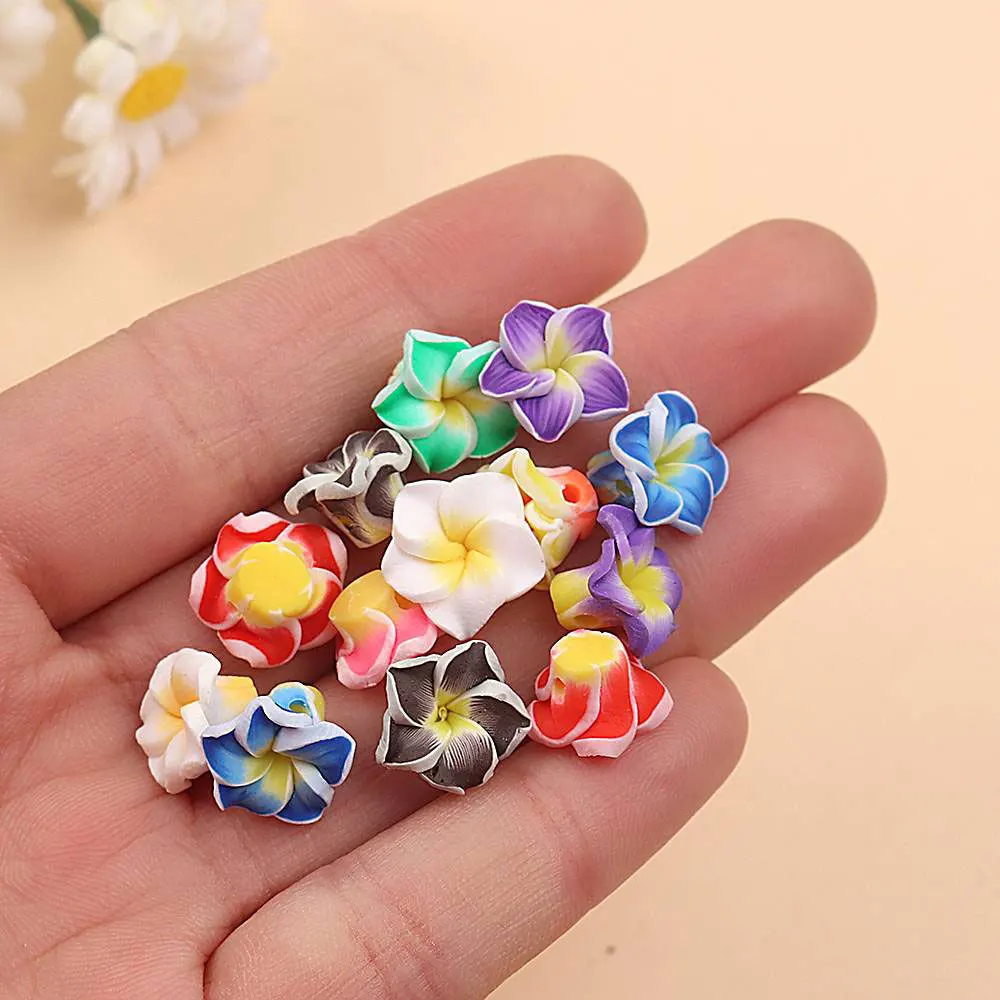 10/30/50 قطعة متعددة الألوان الطين زهرة على شكل الخرز الزخرفية ، أساور يدوية ، القلائد ، عطلة الشاطئ هدية صنع الملحقات