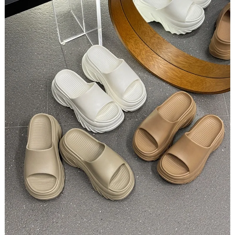 YNPO Sommer Chunky Plattform Hausschuhe Frauen 2025, Mode EVA Keilabsatz Sandalen Frau Neue Dicke Unterseite Rutschfeste Strand Rutschen Dame