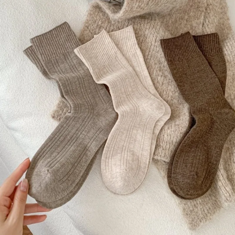 

6 Pairs of Autumn and Winter Solid Color School Socks for Women Simple Mid Tube Fall Socks Set White Long Socks Ladies Wholesale