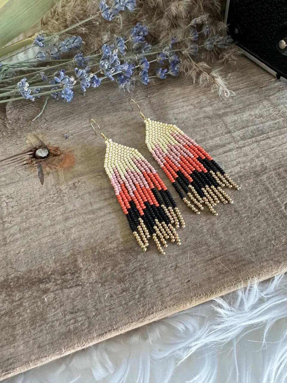 ZGMXR Rice bead earrings Hand-woven Geometry Fashion Gradient color Alloy Simple Original Tassel female Bohemia Beaded earrings view 4