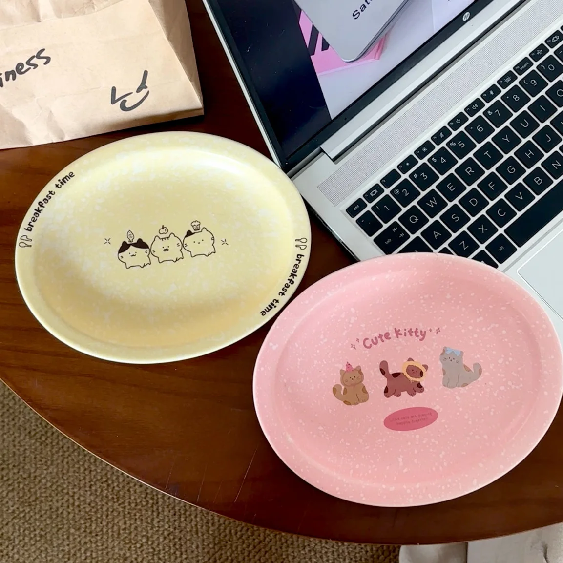 Korean Style Cartoon Ceramic Dining Utensils Oval Breakfast Plate Cream Dessert Cake Home Use Dishware Short Sleeve T-Shirt