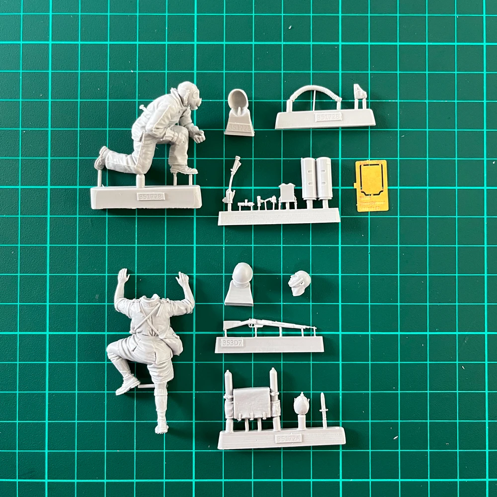 1/35 Resin Model Figure Kits GK , Two People，Military Theme，Unassembled And Unpainted,433C