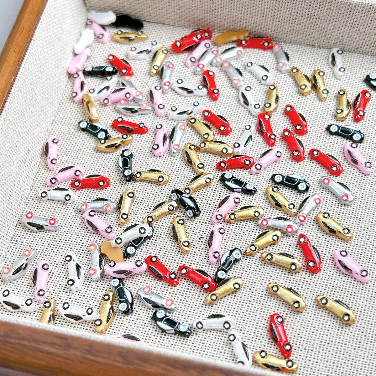 20 قطعة غريبة ملتوي ملون سيارة مسمار الفن السحر ثلاثية الأبعاد الإبداعية رائعتين واقعية سيارة الراتنج مسمار الزينة DIY بها بنفسك الأظافر أجزاء