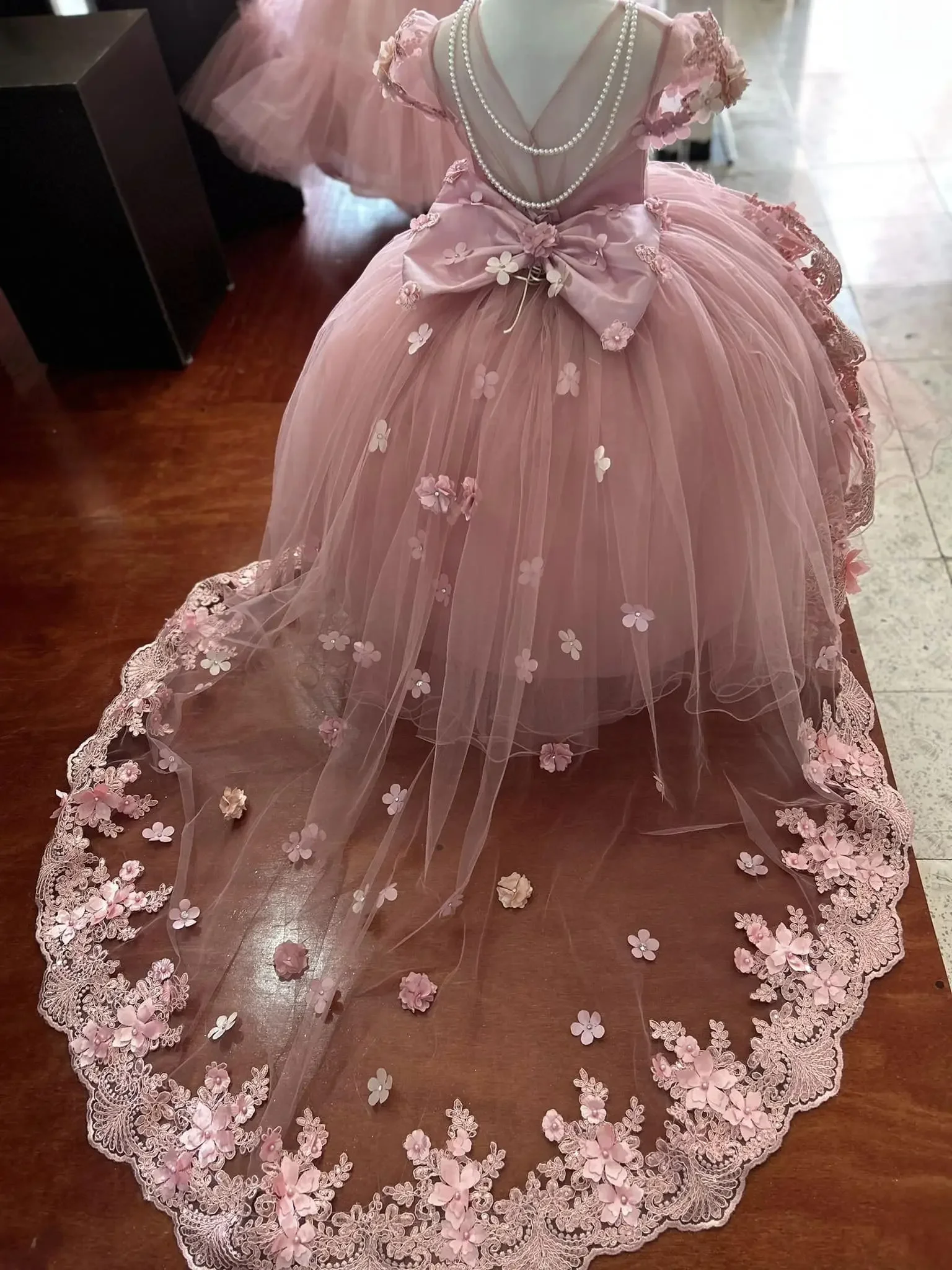 

Applique Pink Flower Girl Dress For Wedding Puffy Tulle Floor Length Birthday Party Dress Pageant Toddler Baby Prom Gowns