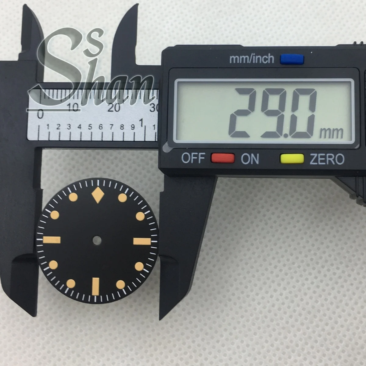 Tarcza zegarka vintage 29 mm jest połączona z mechanizmem automatycznym NH34 NH35 do wymiany części zegarka