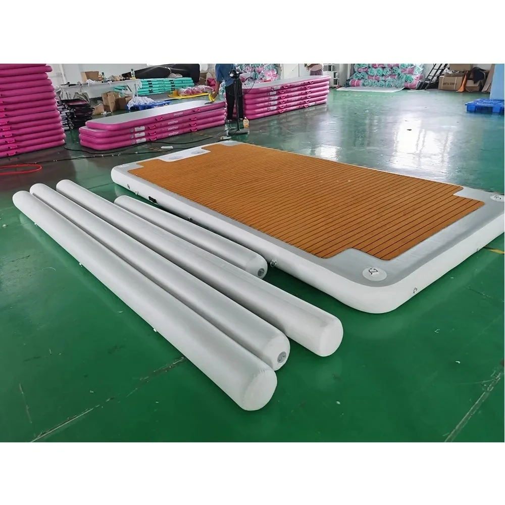 منصة خشب الساج القابلة للنفخ بغرز متدلية على شكل قارب جزيرة عائمة يحافظ على طوف رصيف عائم مع سلم لليخوت