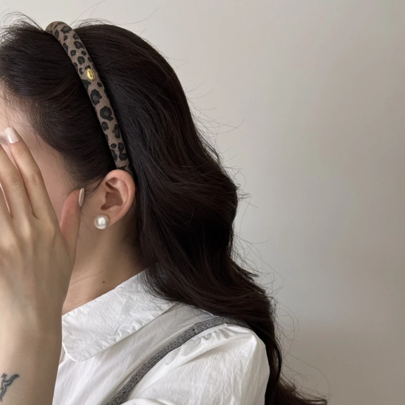 New Fall/Winter Fashion High-End Texture Gold Letter Leopard Print Sponge Hair Hoop Headbands for Womans Retro Elegant Hair Band