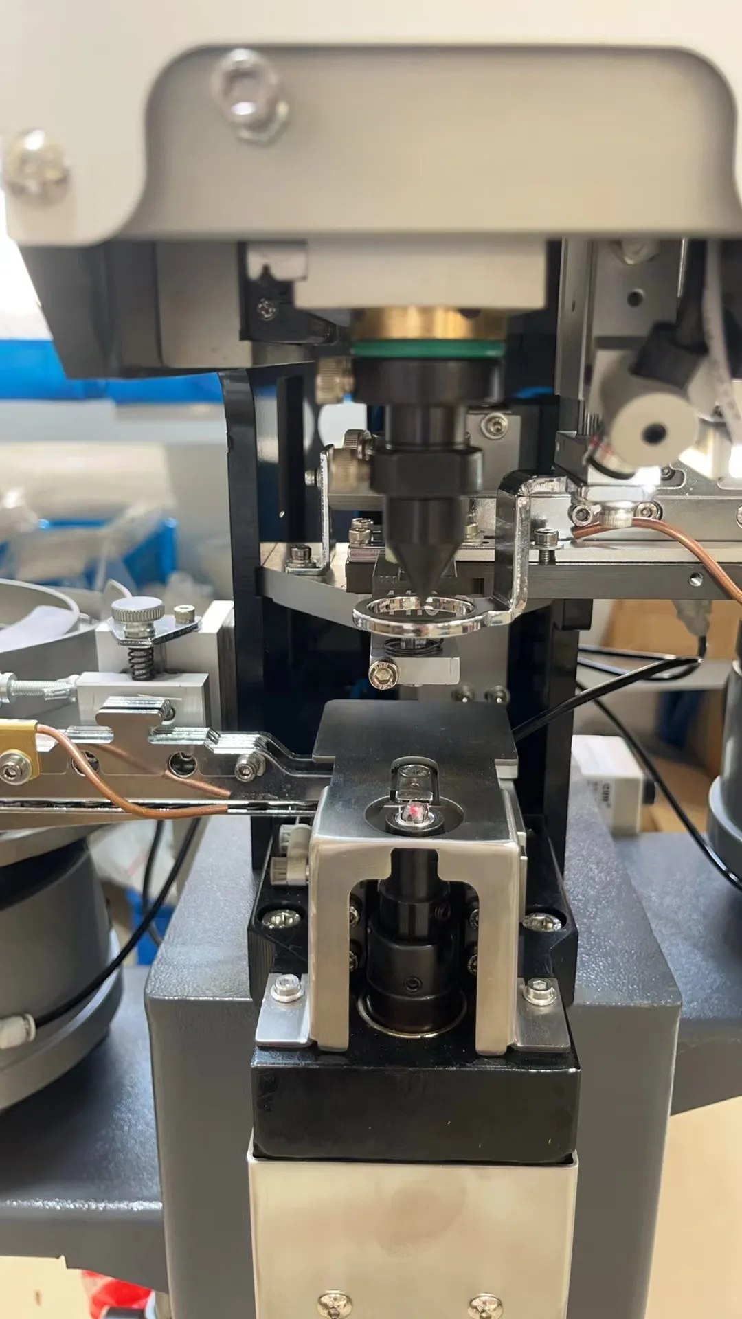 Best Sale Automatic Button Making Machine New Fully Automatic Snap Fastening Machine
