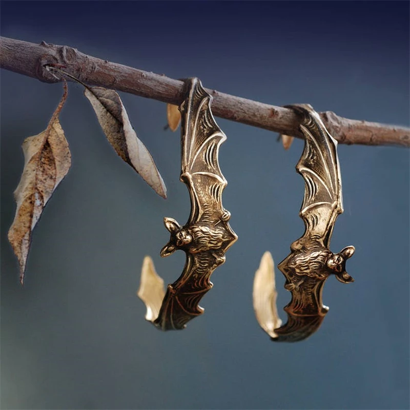 Gothic Texture Flying Vampire Bat Arc Shape Earrings Dark Department Style Women\'s Metal Earrings Anniversary Gift Jewelry