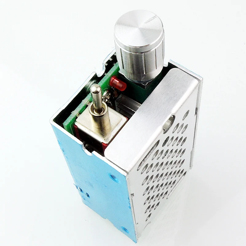 1 قطعة PWM وحدة تحكم في سرعة محرك التيار المستمر DC12-40V 15kHZ 3A عكس التبديل مع 10A فيوز