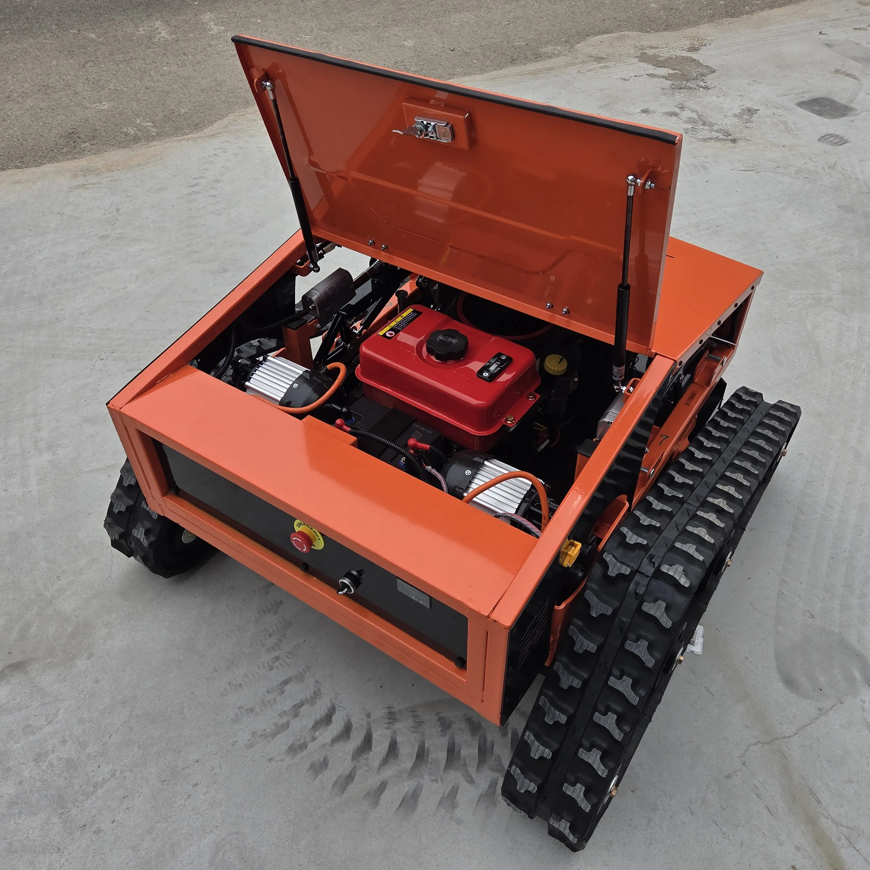 Высокотехнологичная, эффективная, высококачественная интеллектуальная газонокосилка с дистанционным управлением и эргономичным промышленным пультом дистанционного управления.