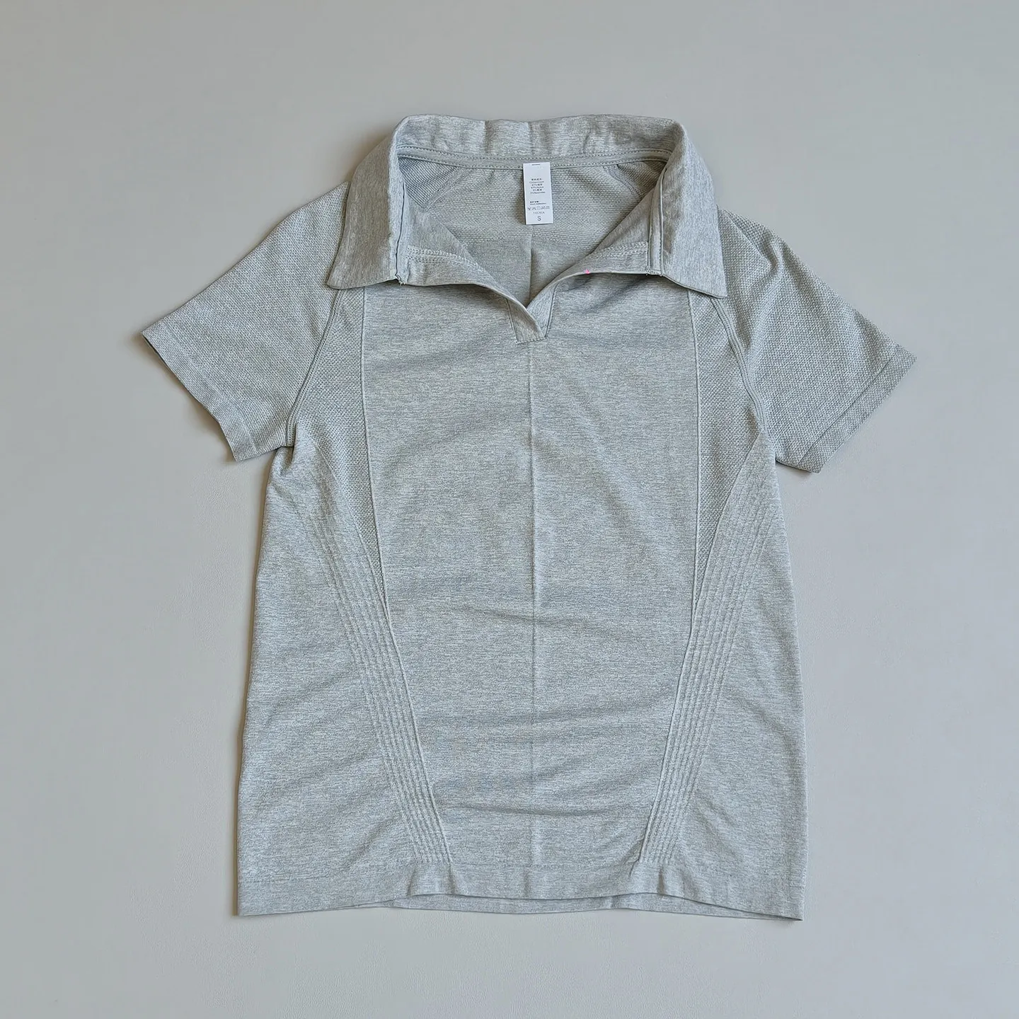 Damen Sommer Poloshirt mit Umlegekragen, schnelltrocknend, atmungsaktiv, Tennis-T-Shirt, für Outdoor-Sport, Pilates, Laufen. – Detail 9