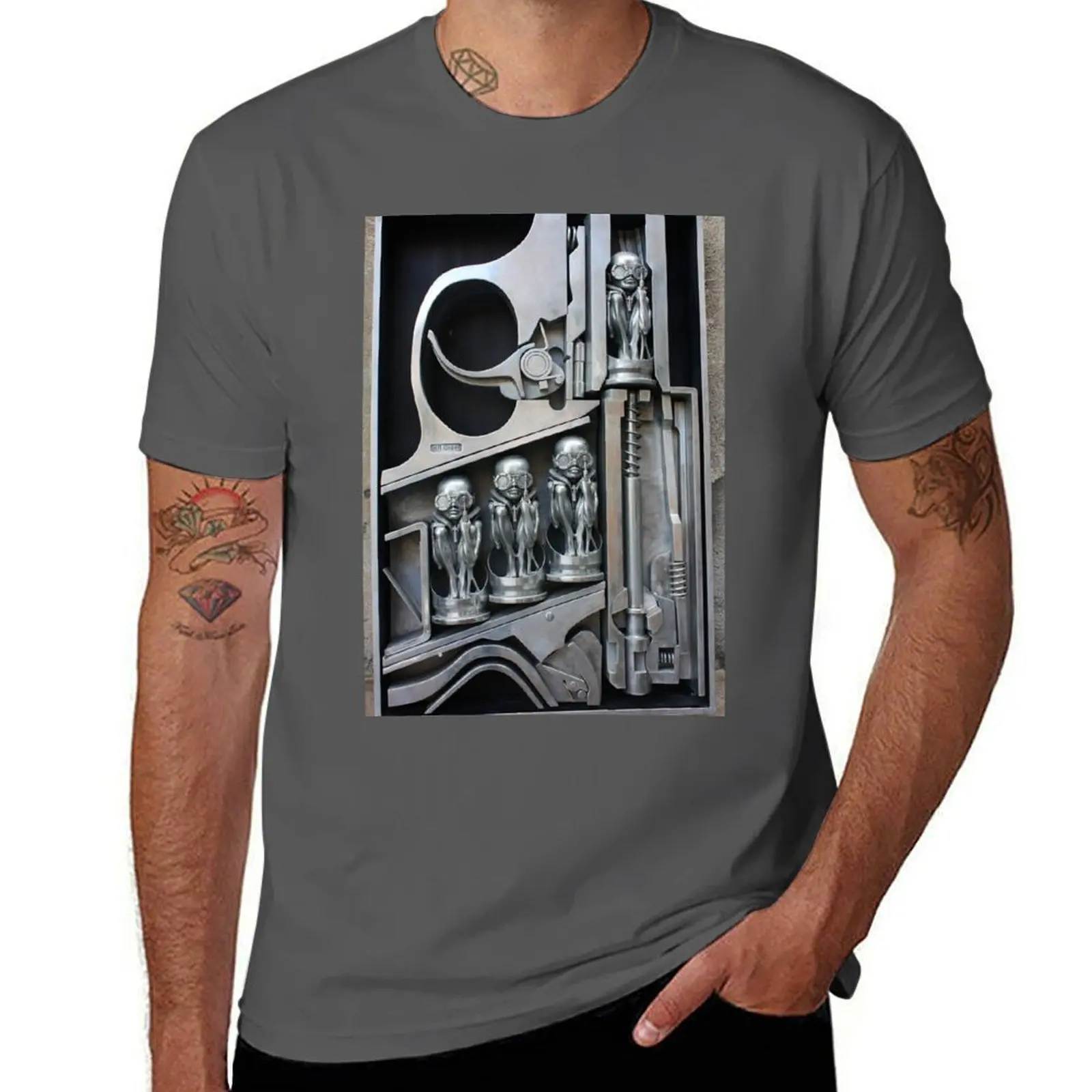 

H. R. Giger Museum - Entrance Statue. Gruyeres, Switzerland T-Shirt Classic Basic Casual T-Shirt