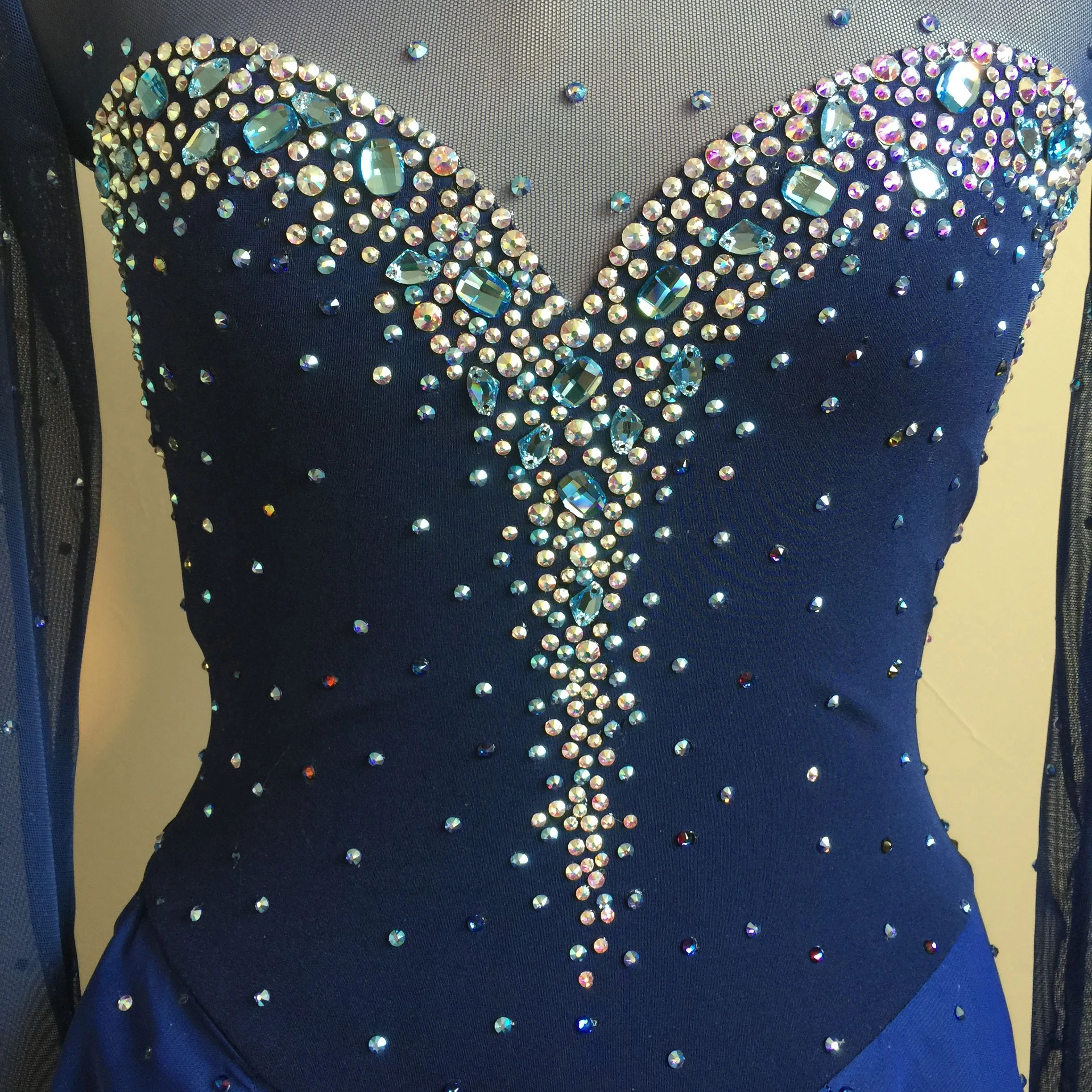 Home Gym Interior Design - PUBRILEX K9 Aquamarine Chamfered Rhinestones Fancy