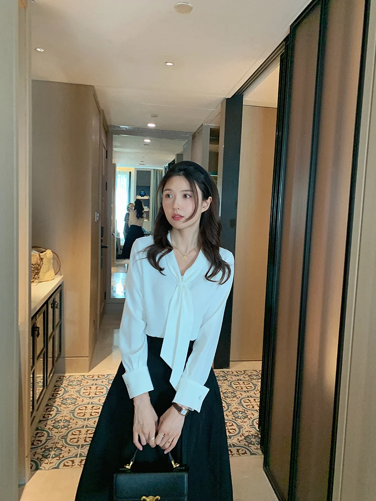 

Ele Bigyu irt with Sa Long Sve Commute Sle Inner Wear White Top for Young Women Korean Version Polyester Material