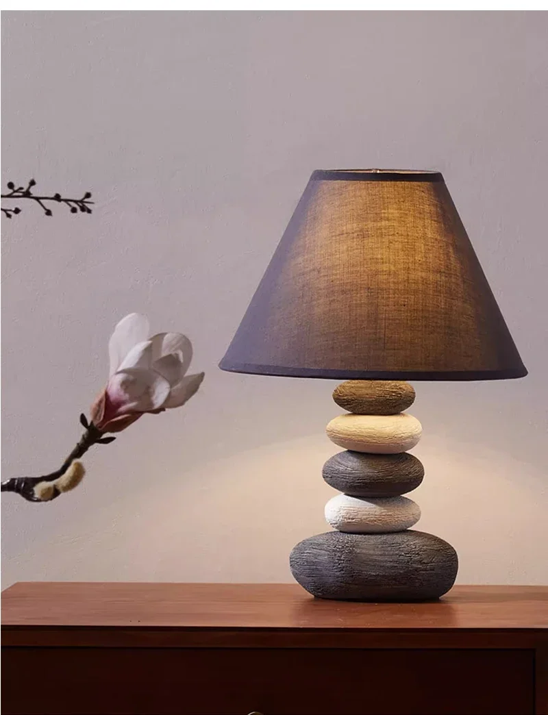 Padrão Stacked Stone Table Lamp com Tecido Sombra, Mesa De Cabeceira, Mesa De Café, Quarto, Sala De Estar, Escritório, Foyer, Home Decor