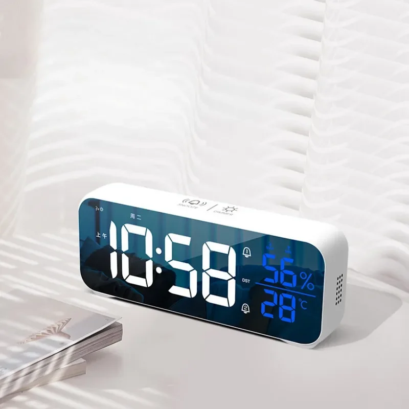 

Music LED Digital Alarm Clock Voice Control Temperature Humidity Display Desktop Clocks Home Table Decoration Built-in 1200mAh