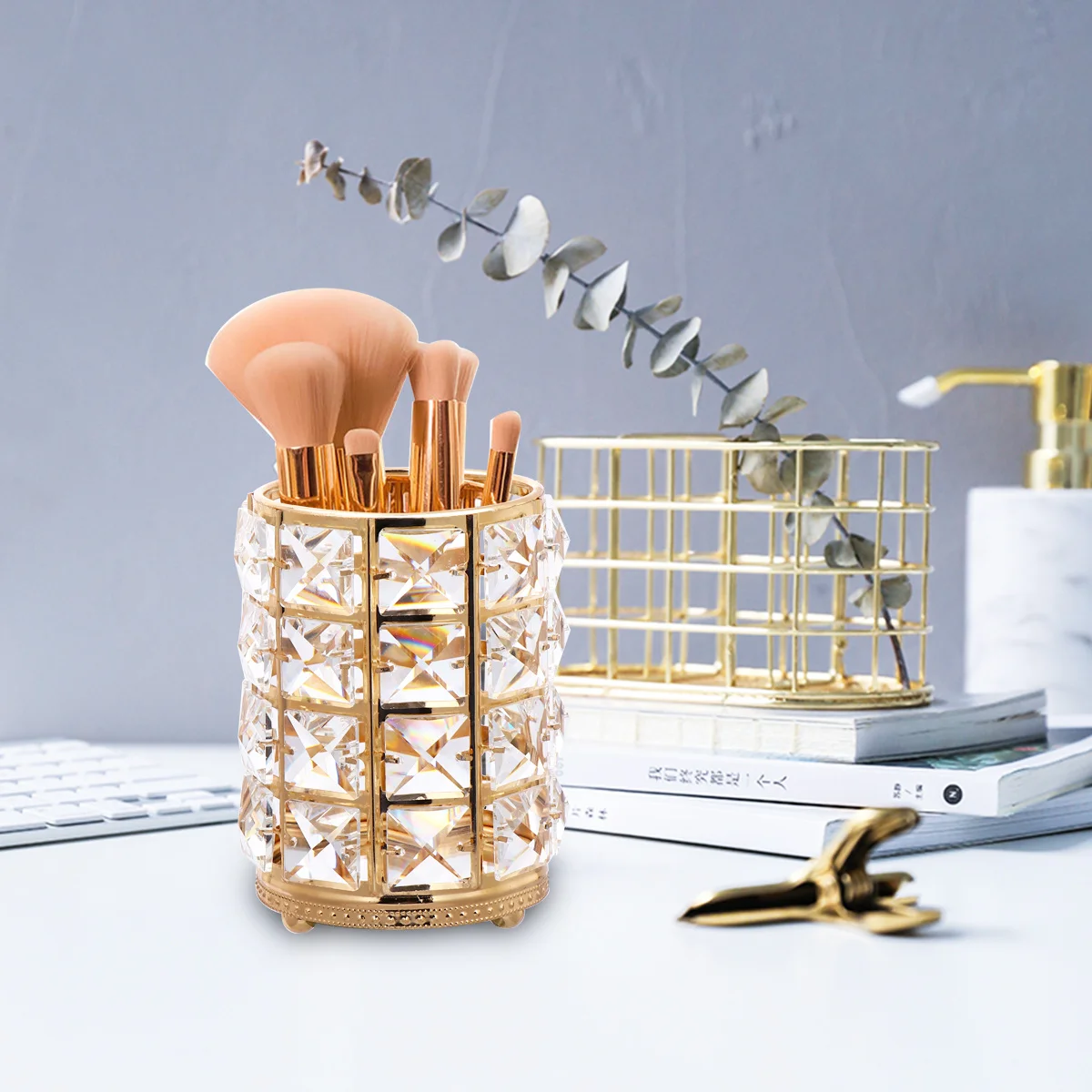 

Golden Large Size Crystal Cosmetics Holder Hollow Brush Storage Makeup Organizer for Home Decor Elegant Clean Display Stand