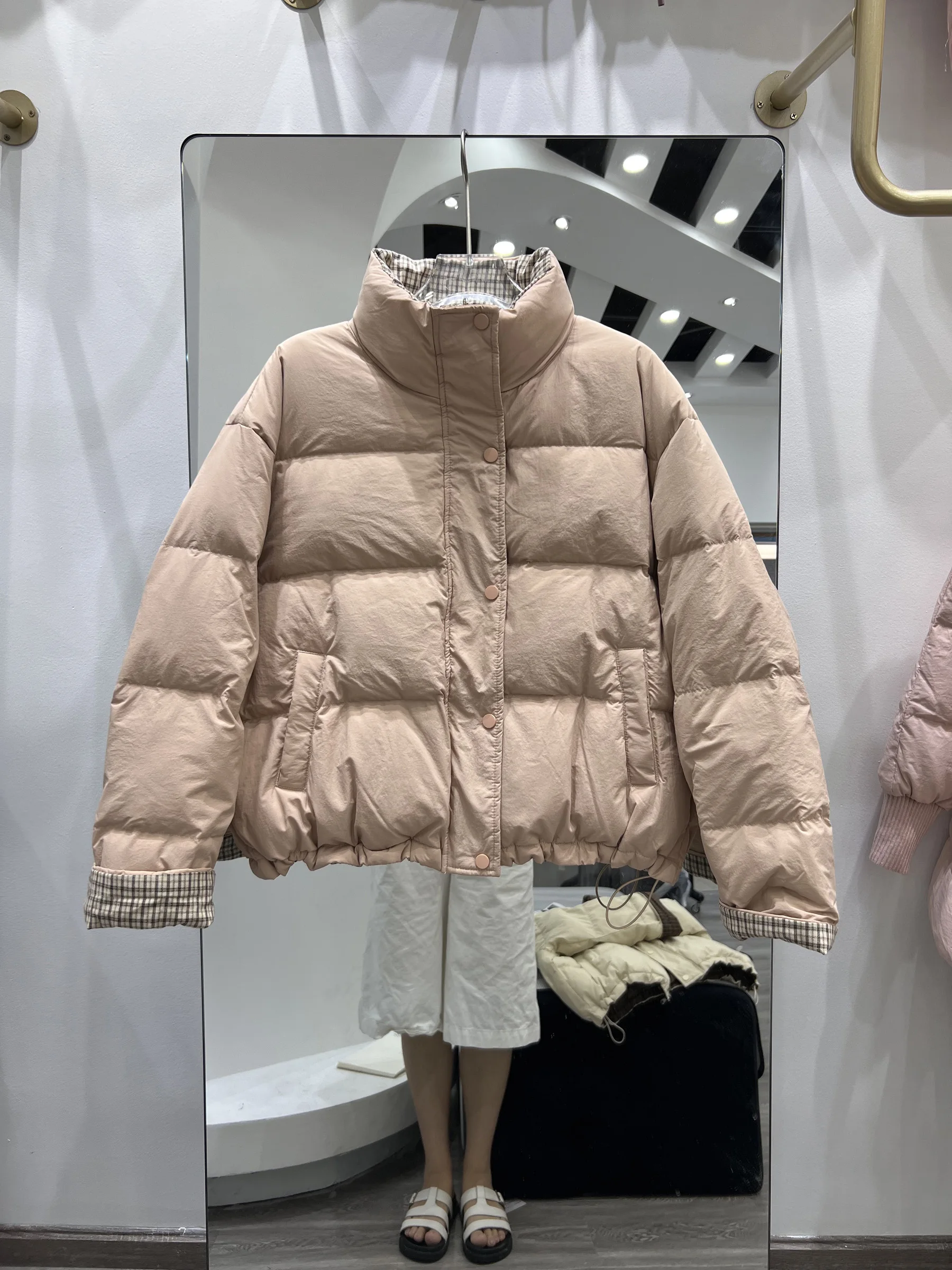 Chaqueta de plumón para mujer, chaqueta con cuello levantado a la moda, empalme para ir al trabajo, invierno 2025