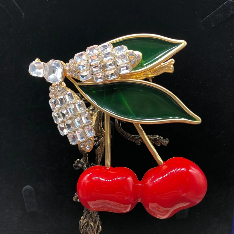 Elegant Enamel Glazed Fruit Red Cherry Pin Brooch for Women Medieval Ethnic Style Rhinestone Corsage Pins Jewelry Gifts